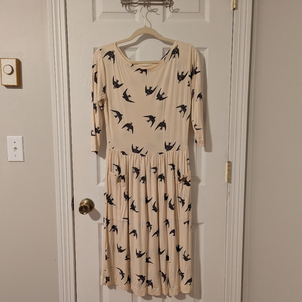 Kate Quinn black and white bird dress